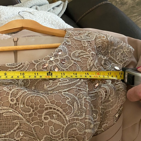 Woman’s formal dress worn once great condition size 10/12 taupe color - Picture 6 of 15